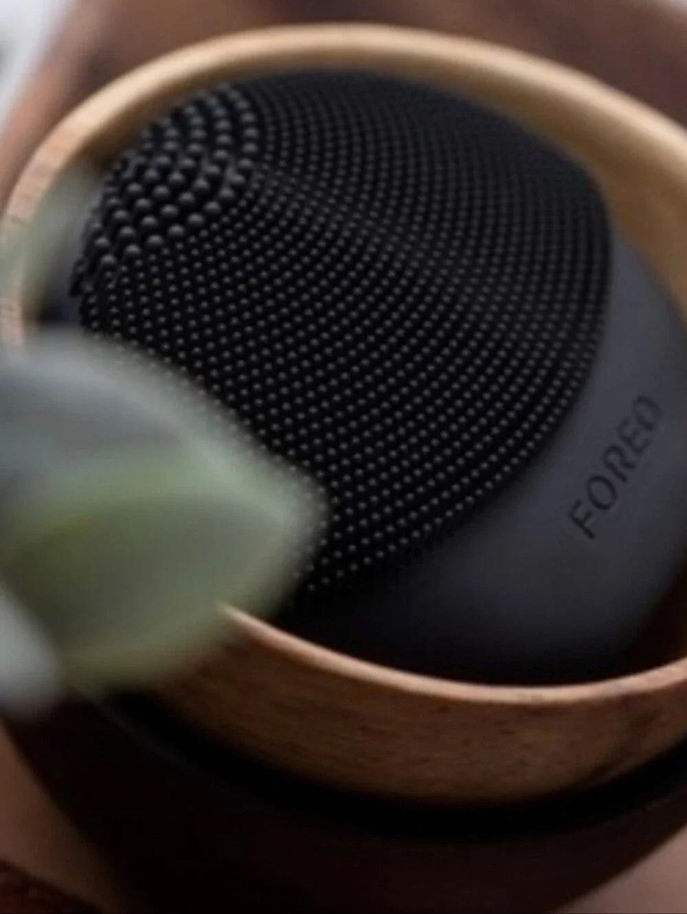 FOREO LUNA Play Compact Facial Cleansing Device- Black